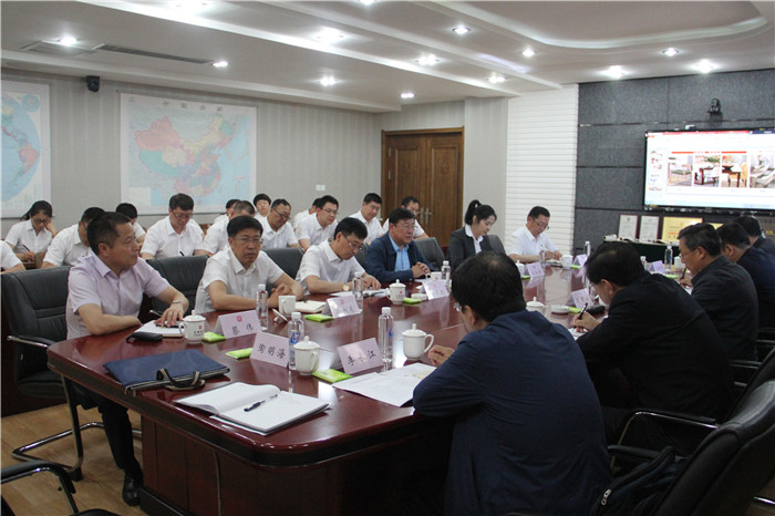伊春市委書記趙萬山到光明集團調(diào)研