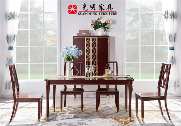 美式風格餐廳離不開一套優(yōu)質的美式餐廳實木家具