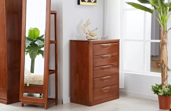 容易被忽視的實(shí)木家具，很實(shí)用實(shí)木柜