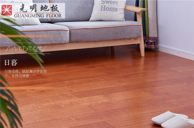 建材市場(chǎng)選購(gòu)實(shí)木地板的業(yè)主們知道這些方法嗎？