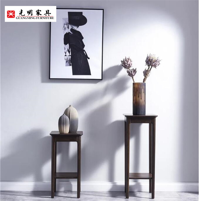 夏天到了家里的家具也要注意一下養(yǎng)護(hù)問(wèn)題