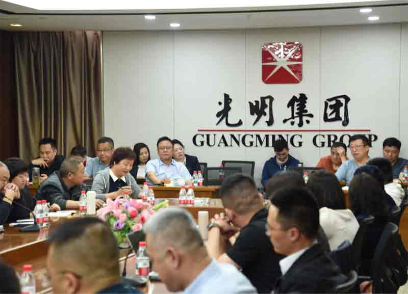 以創(chuàng)新之名·重塑家居未來丨光明家具2025戰(zhàn)略升級(jí)發(fā)布會(huì)
